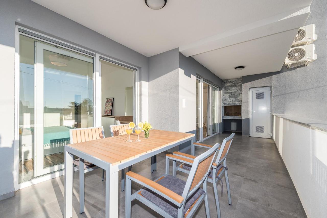 Villa Lena Luxury Apartments Novalja Ngoại thất bức ảnh