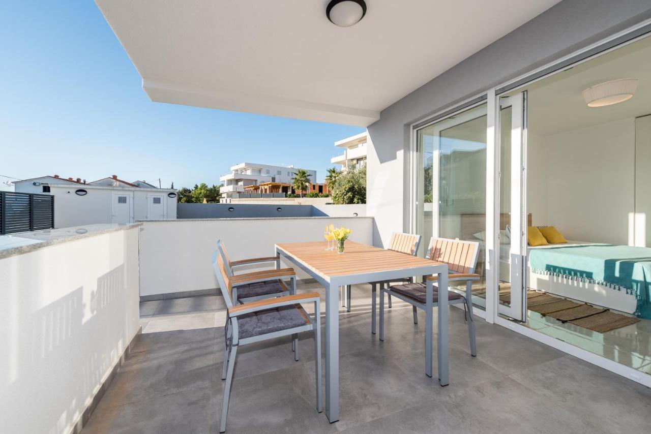Villa Lena Luxury Apartments Novalja Ngoại thất bức ảnh